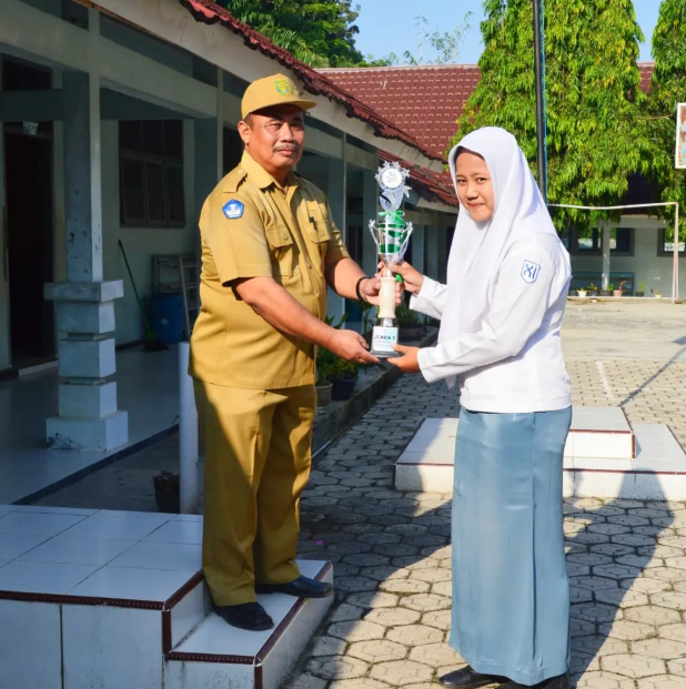 JUARA III LKS PEMASARAN